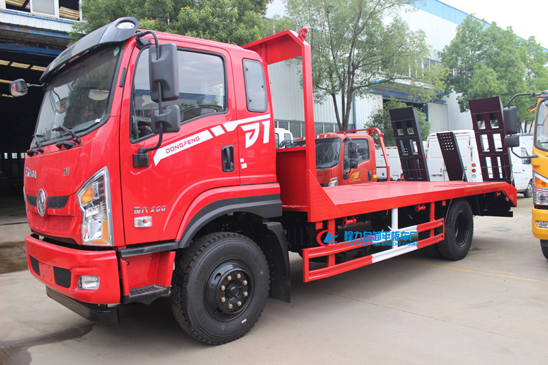 拖120挖機(jī)的東風(fēng)D1平板運(yùn)輸車(chē)多少錢(qián)